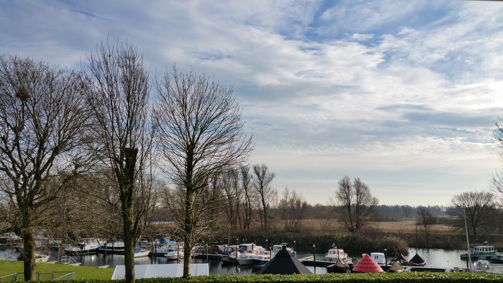 De Brabantse Biesbosch Hotell Werkendam Eksteriør bilde