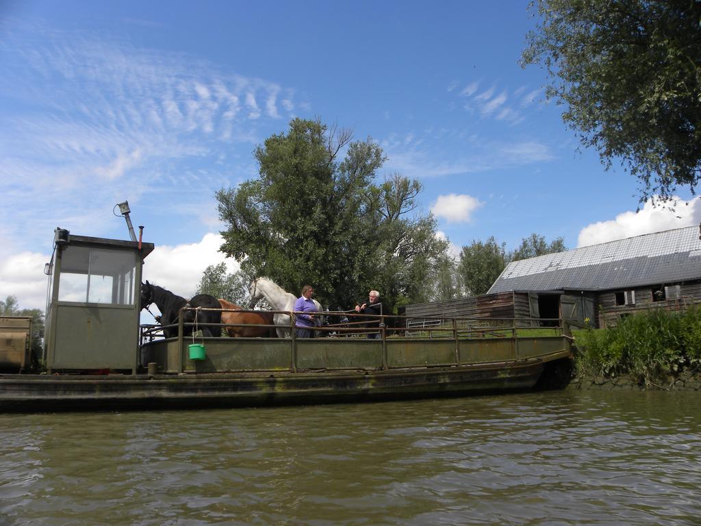 De Brabantse Biesbosch Hotell Werkendam Eksteriør bilde